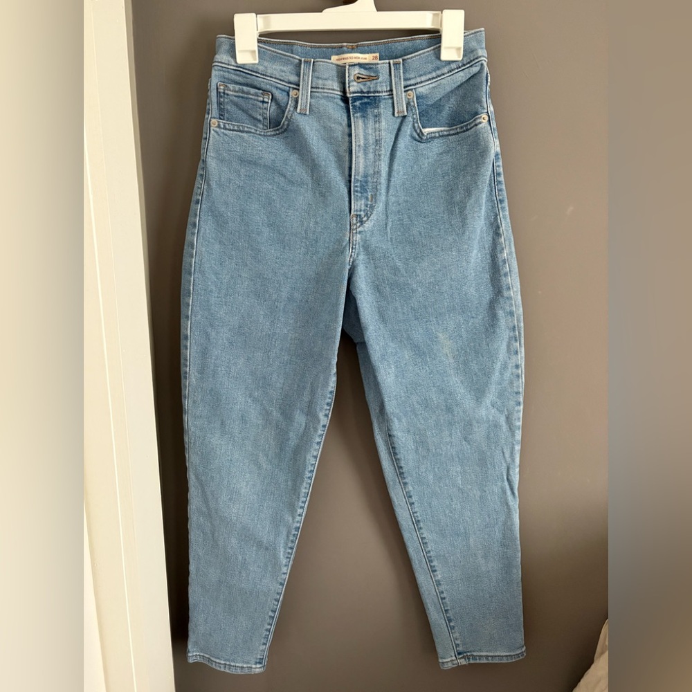 Levi's Light Blue High-Rise Mom Jeans - Sz 28, Like New